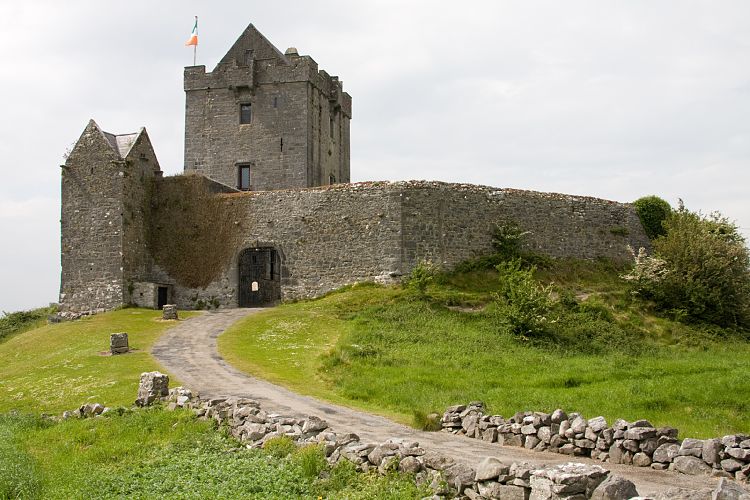 Dunguaire Castle (Irland - Westport - Ballyvaughn)