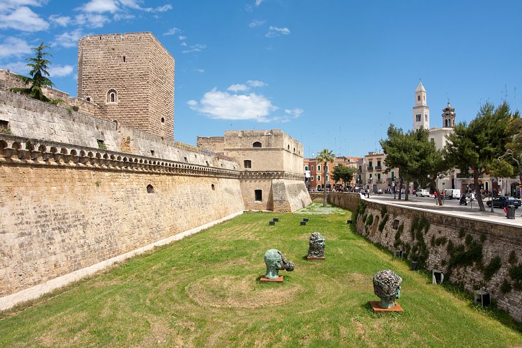 Bari * Castel (Italien - Lecce - Barletta )