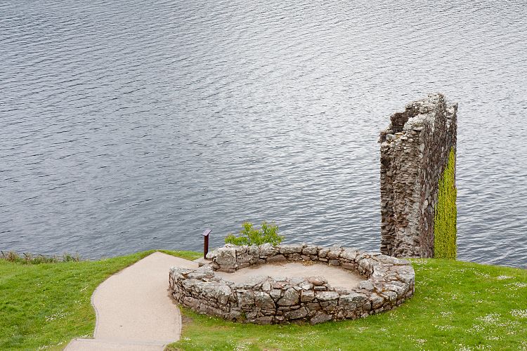 Urquhart Castle (Schottland - Loch Ness - Isle of Skye)
