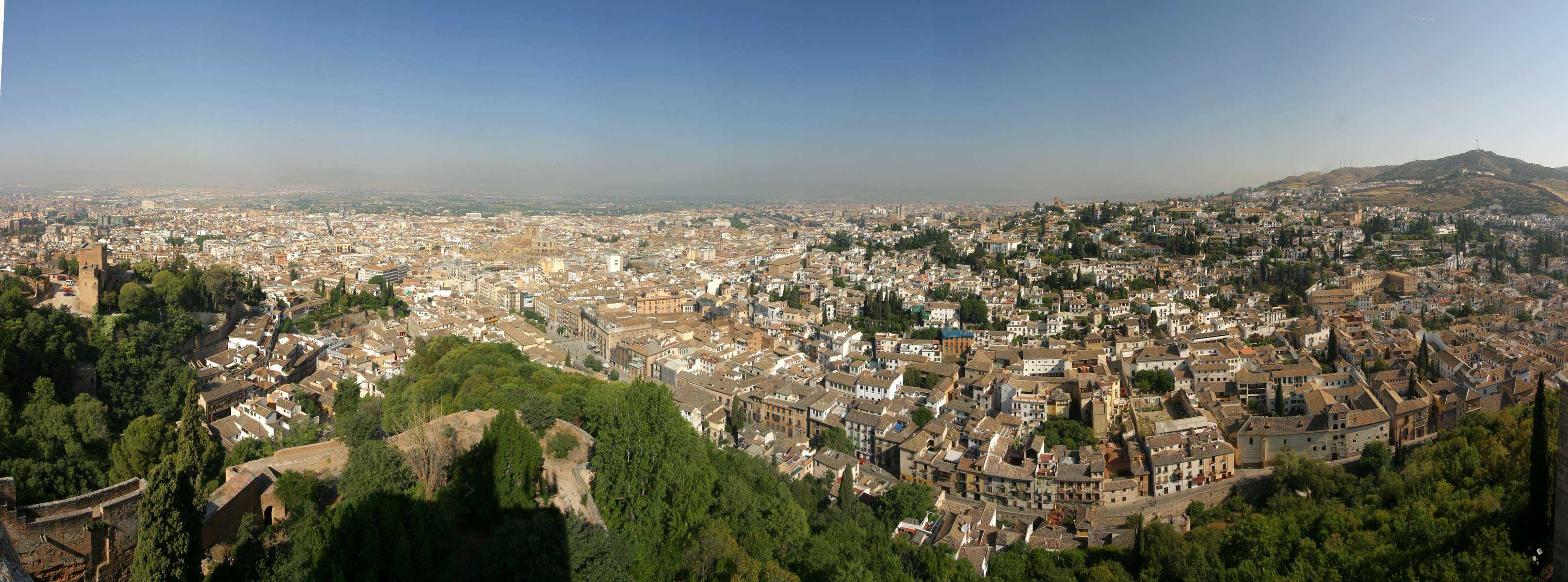 Panorama >> Andalusien - Blick von der Alhambra auf Granada