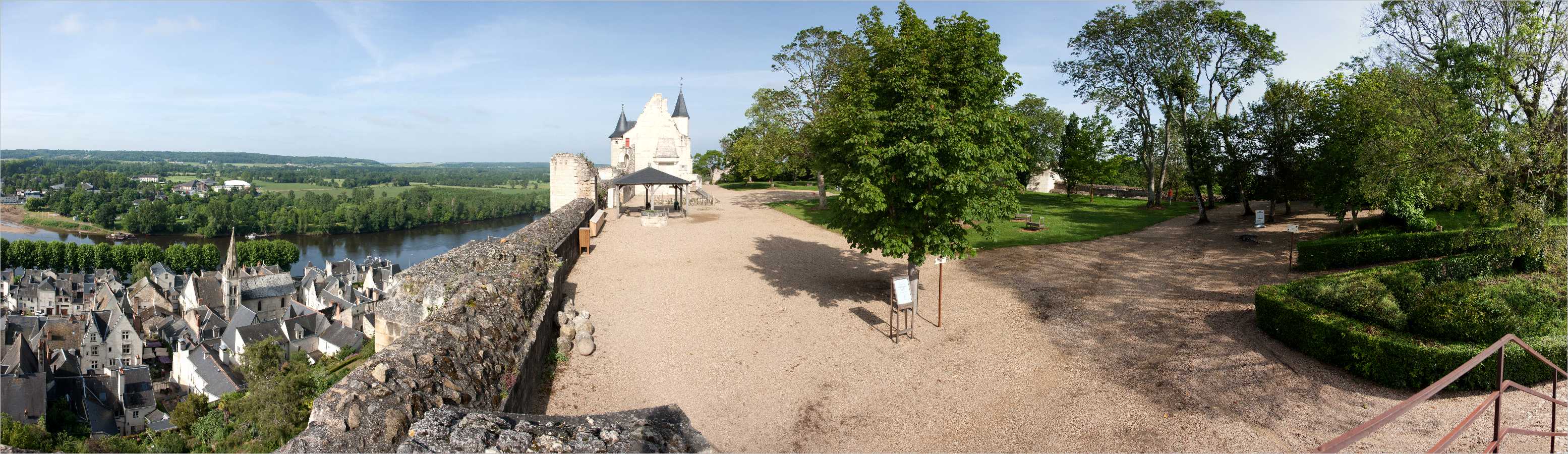 Panorama >> Burg Chinon