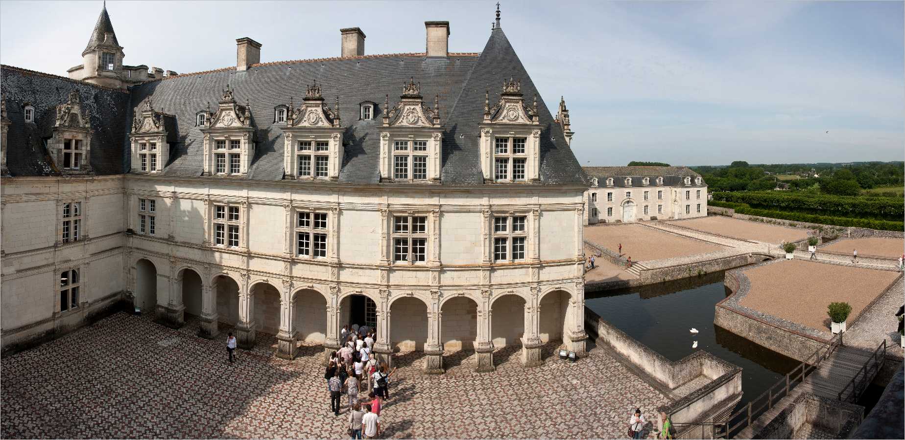 Panorama >> Innenhof Schloss Villandry