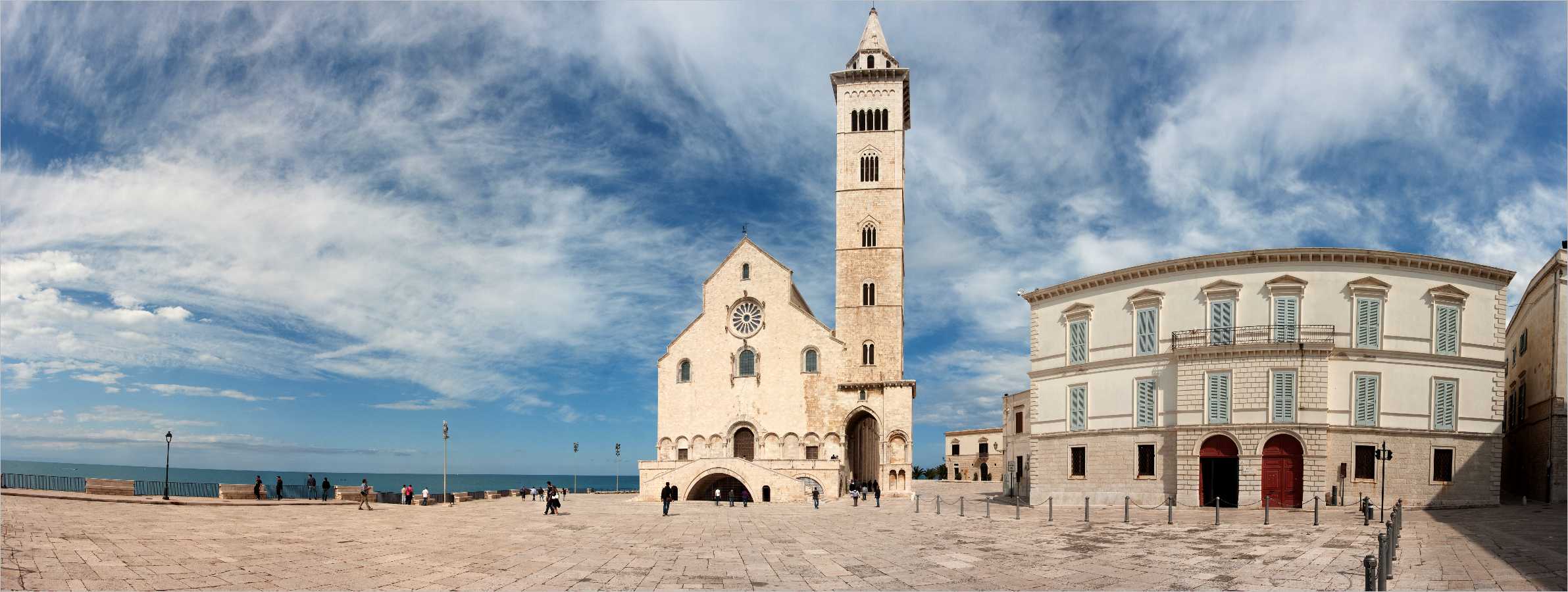 Panorama >> Trani Piazza Duomo