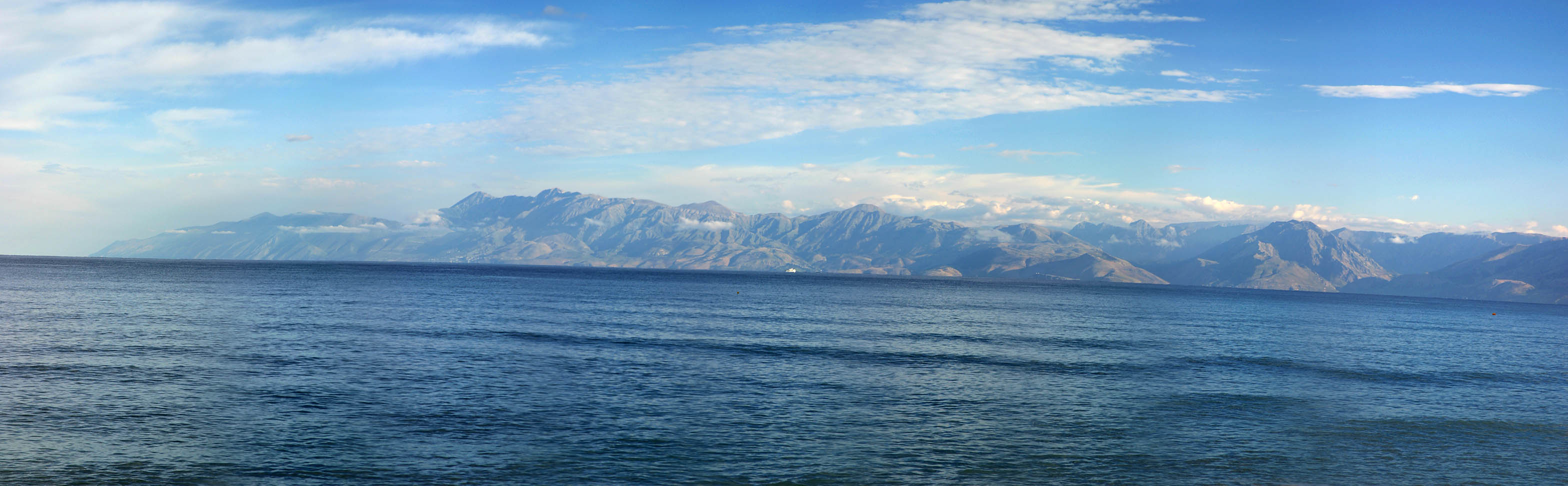 Panorama >> Korfu - Die albanischen Berge