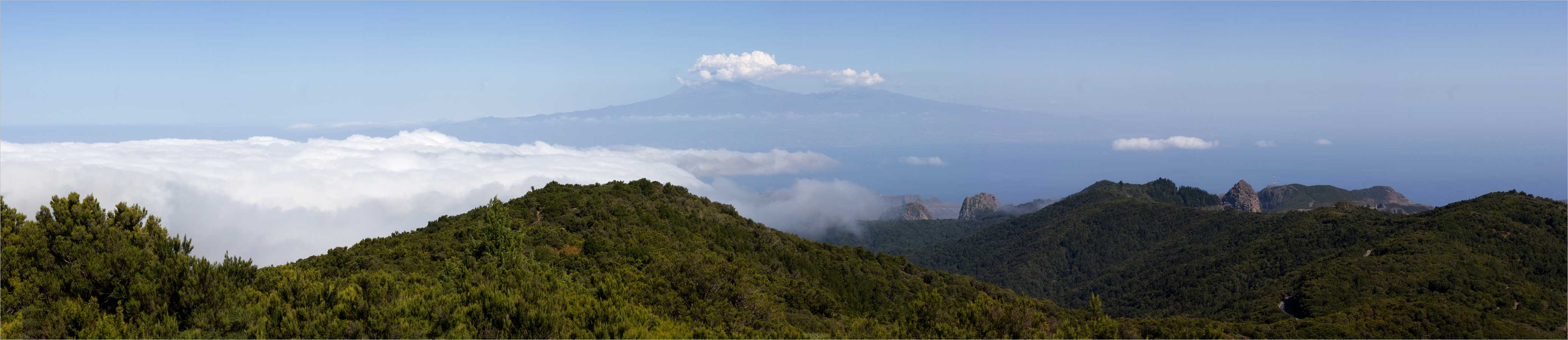 Panorama >> La Gomera - Alto de Garajonay - Blick auf Teneriffa