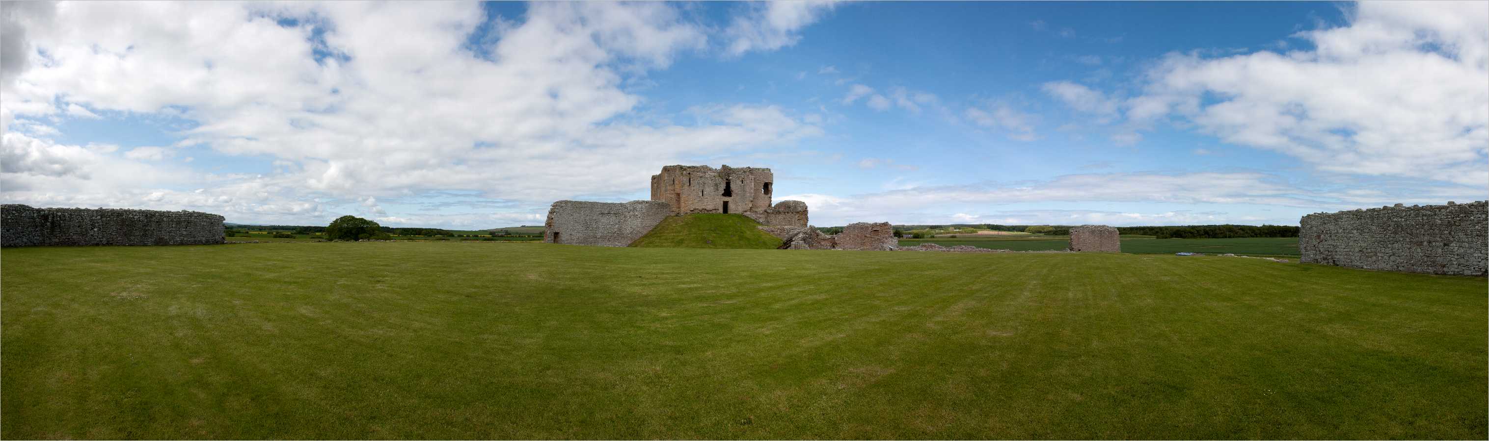 Panorama >> Duffus Castle