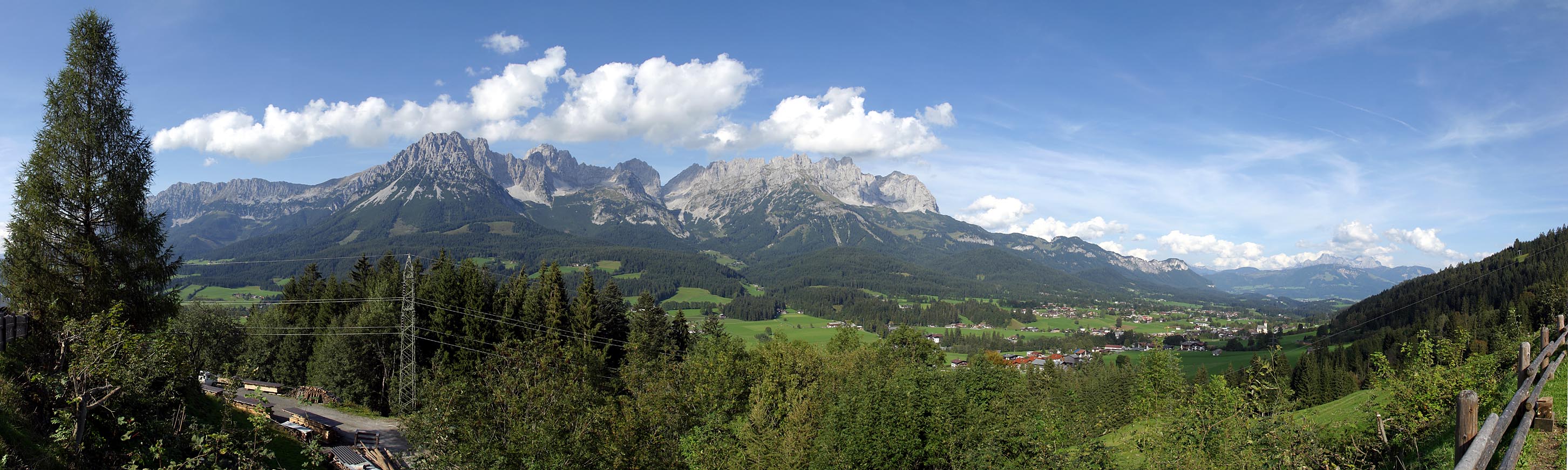 Panorama >> Pillersee - Blick vom Naschberghof in Ellmau auf den Wilden Kaiser